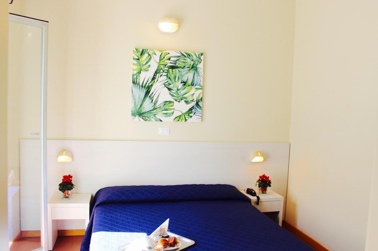 Hotel Fedora Rimini Esterno foto